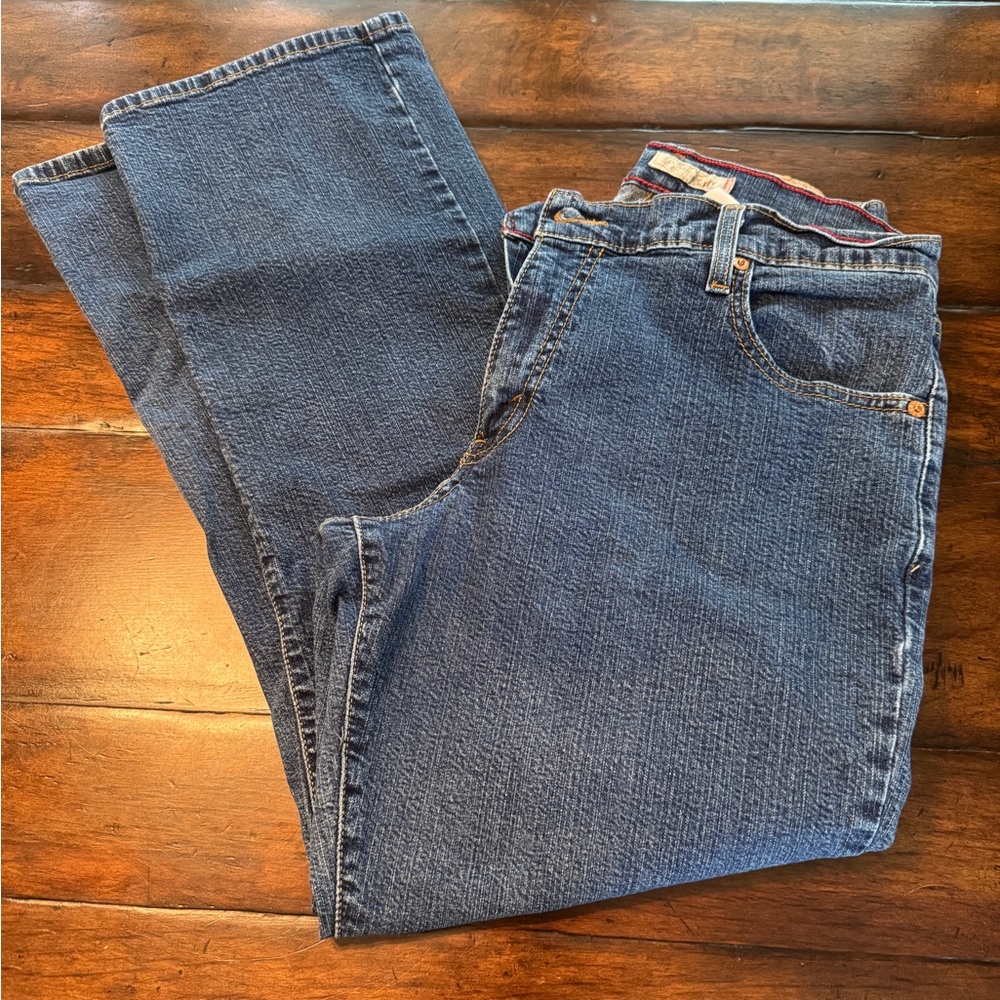 Woman’s Levi's 550’s Blue JeansSize 12S - Picture 2 of 9